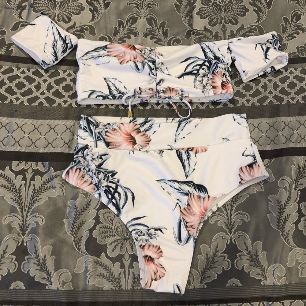 BATHING SUIT